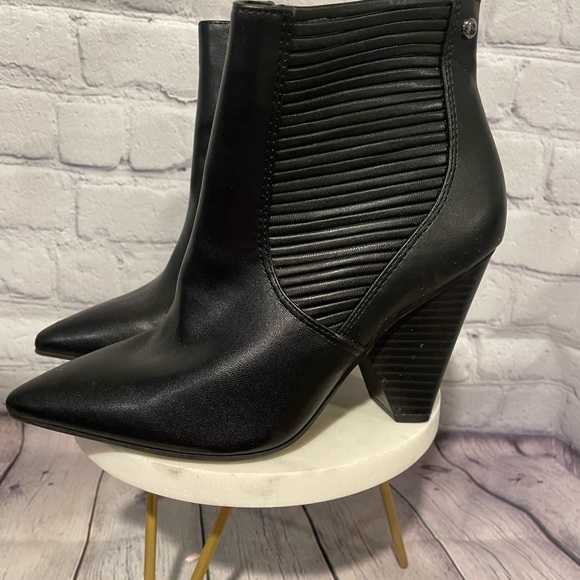 Simply Vera Vera Wang Black Heeled Boots - Picture 1 of 6